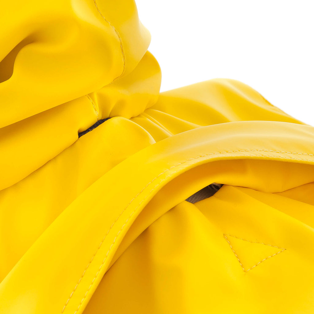 Capa de lluvia amarilla image 5